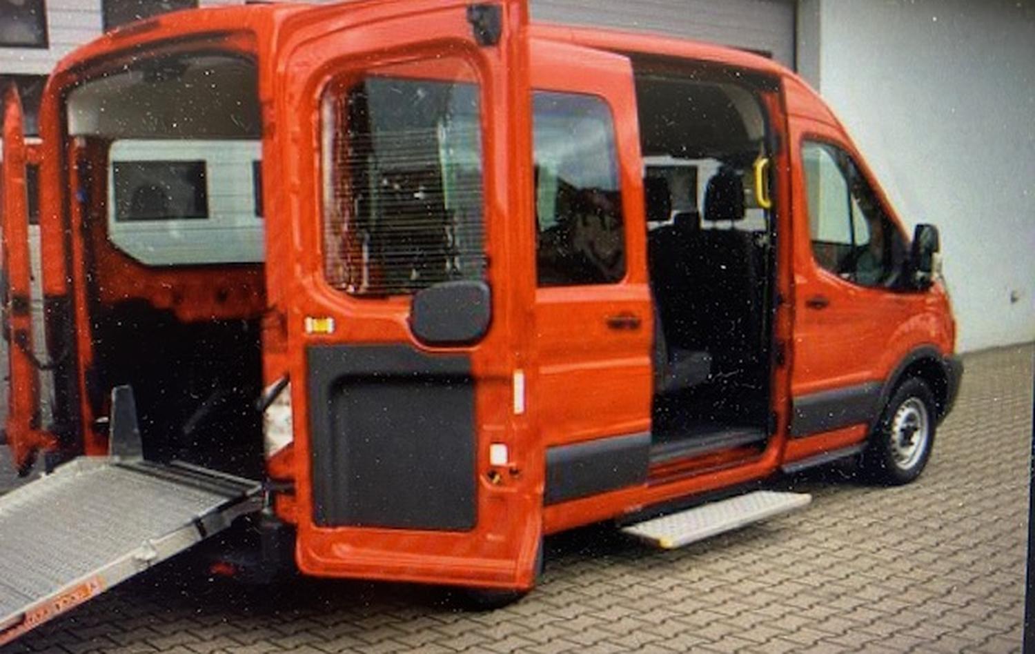 Beschaffung eines vans um behinderte Mitarbeiter zur Arbeit und wieder nach hause zu fahren